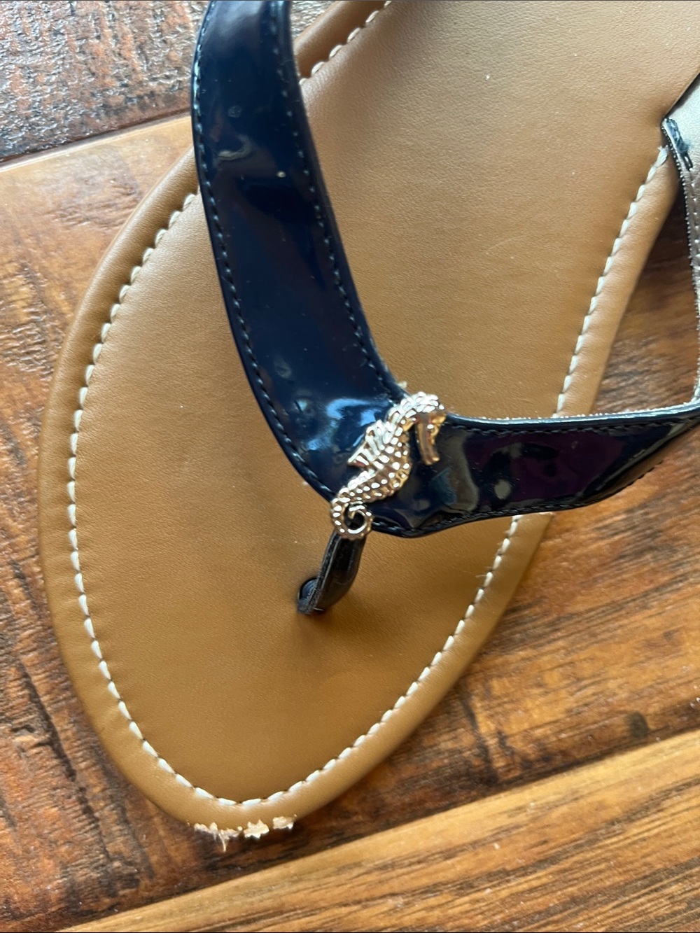 Talbots Navy Patent Thong Sandals with Tan Footbed - Picture 3 of 8